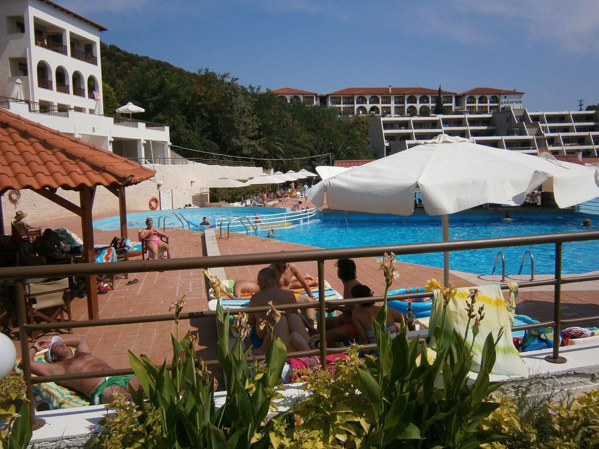 Xenios Theoxenia Hotel Ouranoupoli Bagian luar foto
